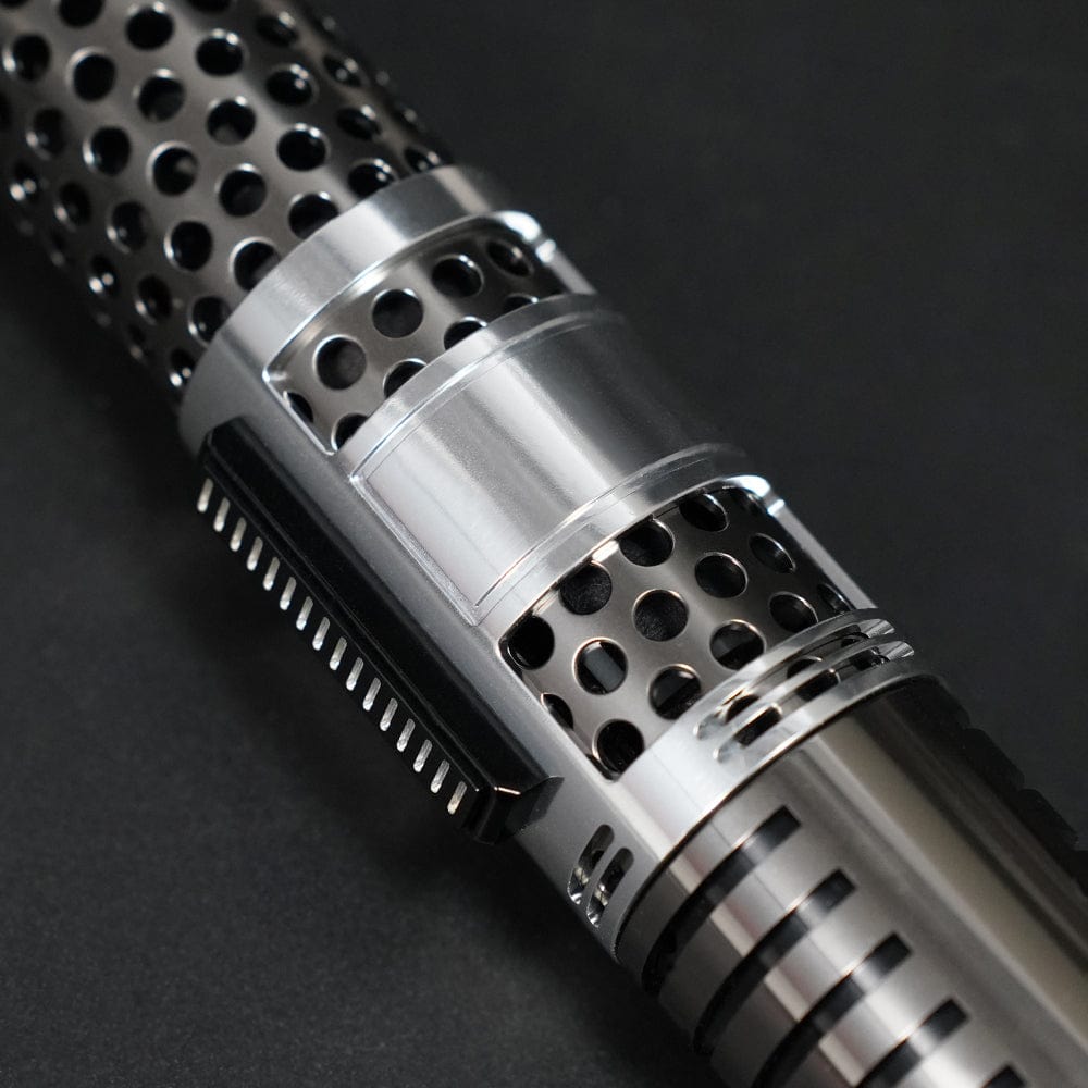 Betrayed Elite hilt - Sabers Unlimited