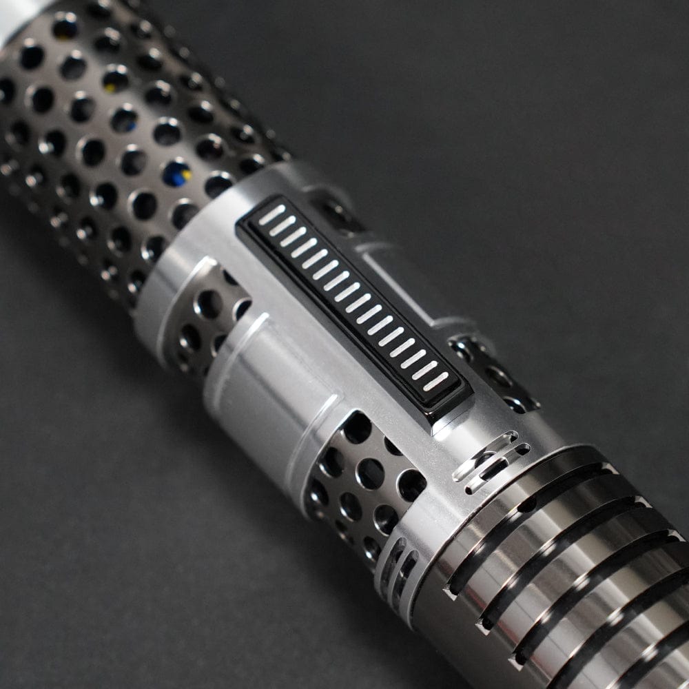 Betrayed Elite hilt - Sabers Unlimited