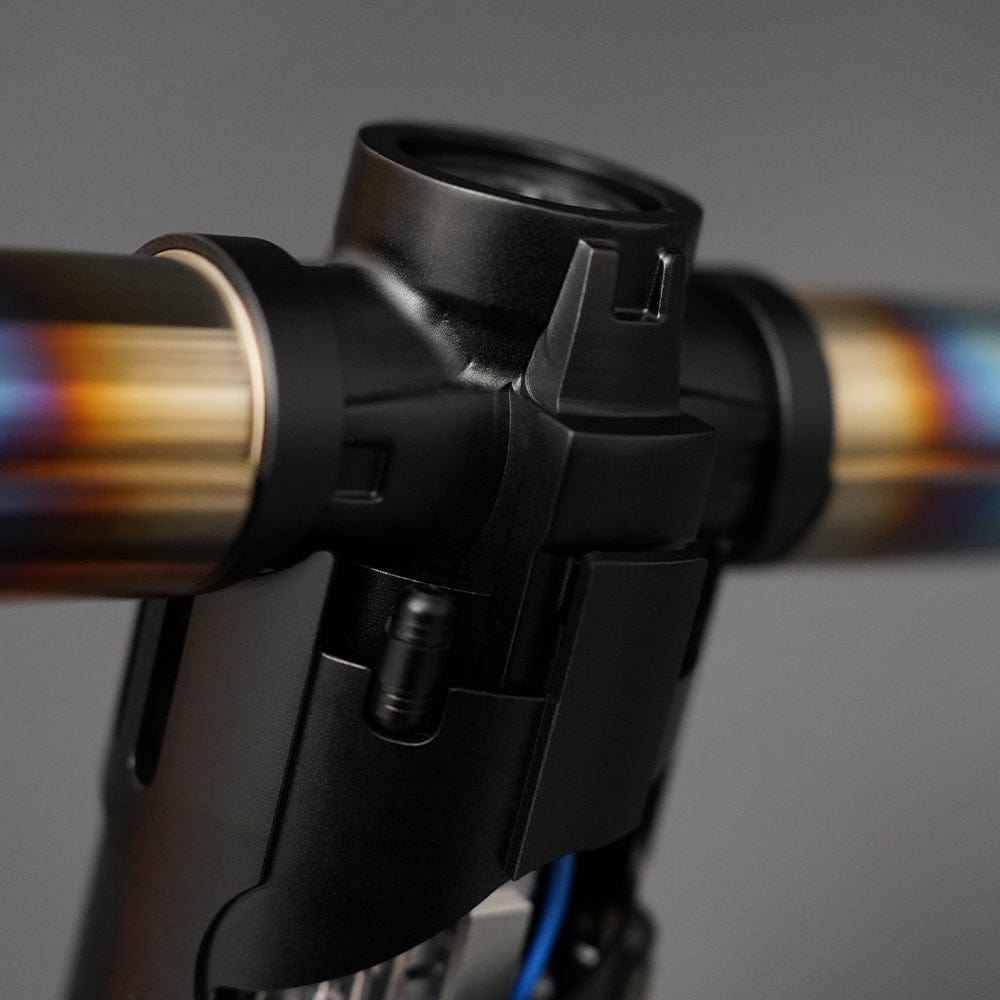 Supreme Leader Elite lightsaber - Sabers Unlimited